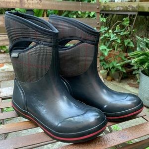 Bogs Women’s Mid Boot